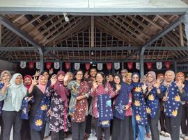 Pelatihan Membatik Rinakit Resmi Ditutup, Dorong UMKM Batik Sidoharjo Naik Kelas